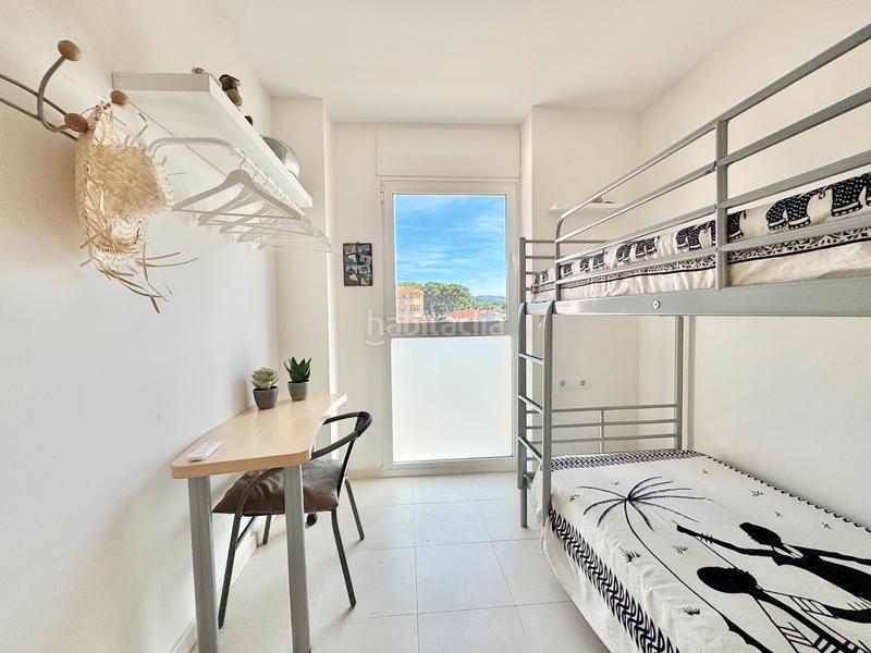 Foto 36569c88-b228-459e-a27a-bdd6e49ee922. Apartamento en avinguda Riells 94 primera línea de playa en Escala (L´)