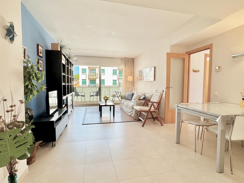 Foto 4218d0f4-cea8-422f-8007-3e670470da1d. Apartamento en avinguda Riells 94 primera línea de playa en Escala (L´)