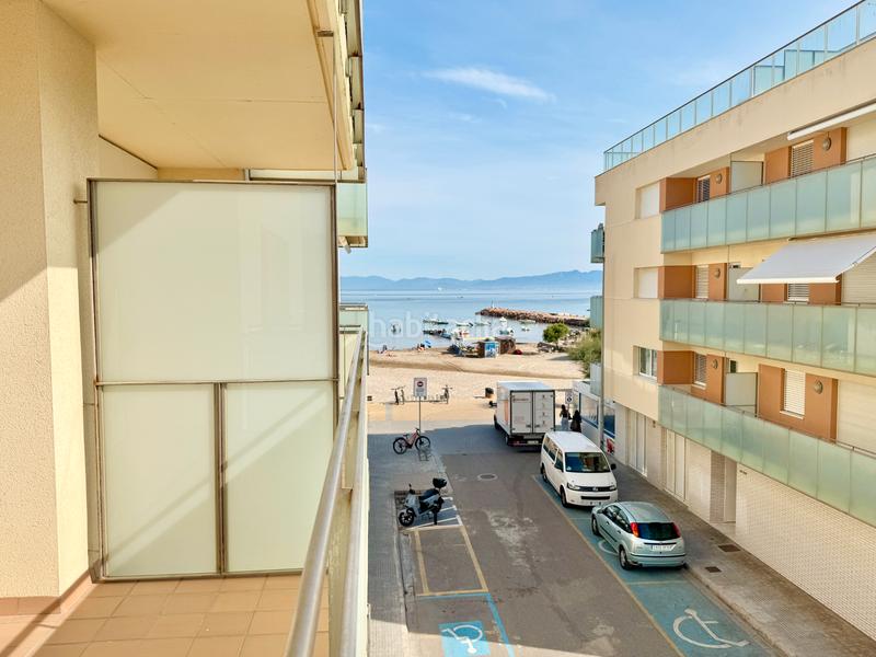 Foto 9ab94b1a-0138-4810-b8a1-e1930cd69d06. Apartamento en avinguda Riells 94 primera línea de playa en Escala (L´)