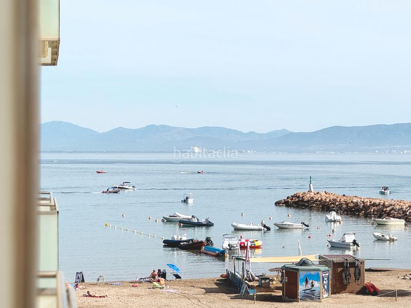 Foto ab9a6a9f-936a-4e50-b300-2c68bb370111. Apartamento en avinguda Riells 94 primera línea de playa en Escala (L´)