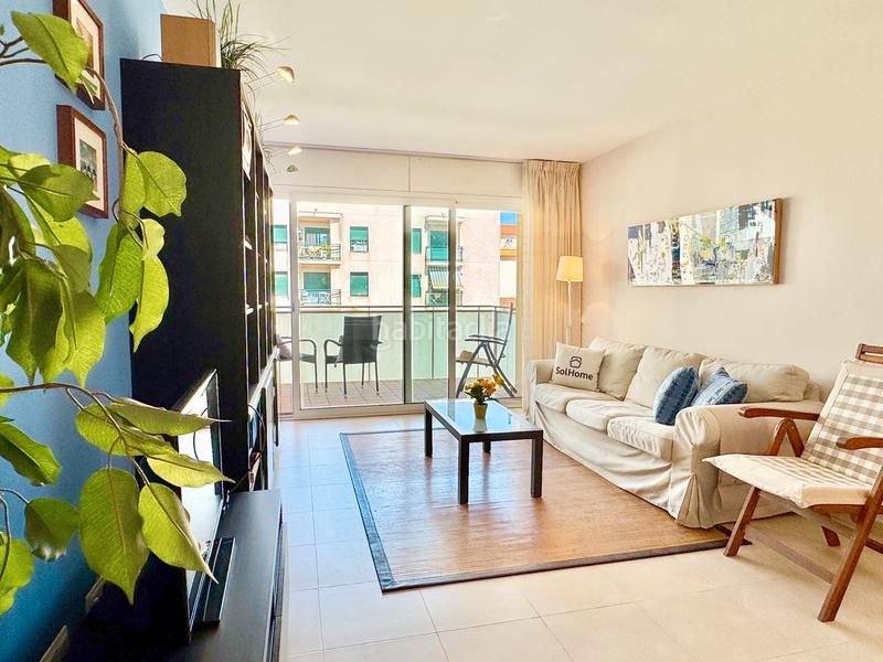 Foto abbf6e4c-e44d-4e72-9676-6087f5460e37. Apartamento en avinguda Riells 94 primera línea de playa en Escala (L´)
