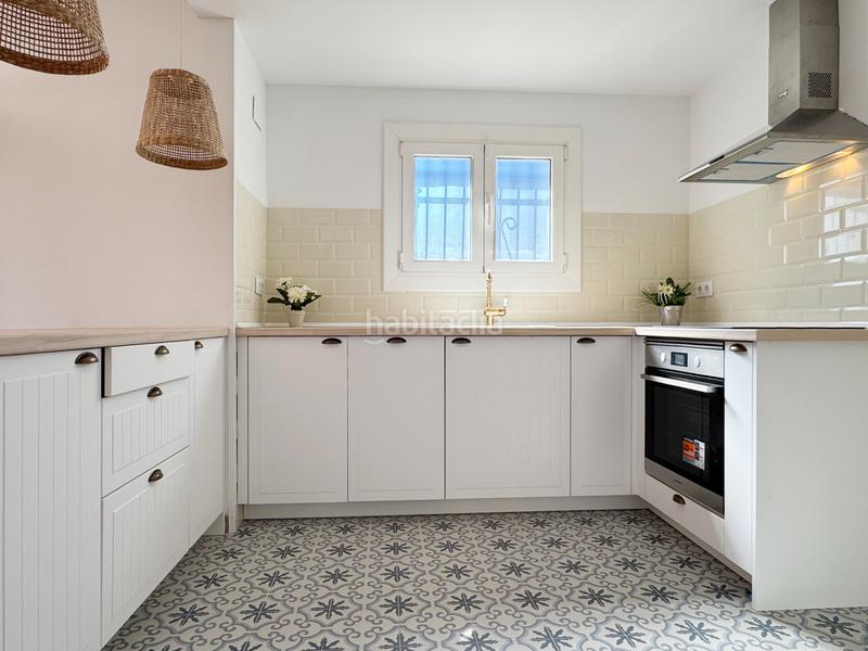 Foto 447e91d2-9120-422a-96fb-db4ef7022561. Maison jumelée avec cheminée chauffage parking piscine dans Escala (L´)