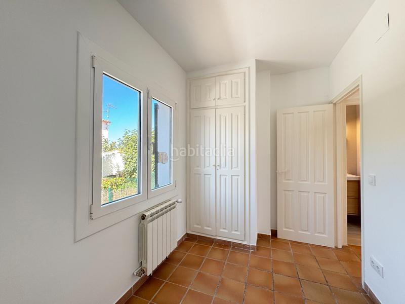 Foto 6172d241-572d-4ba2-a144-7dd765e0c172. Maison jumelée avec cheminée chauffage parking piscine dans Escala (L´)