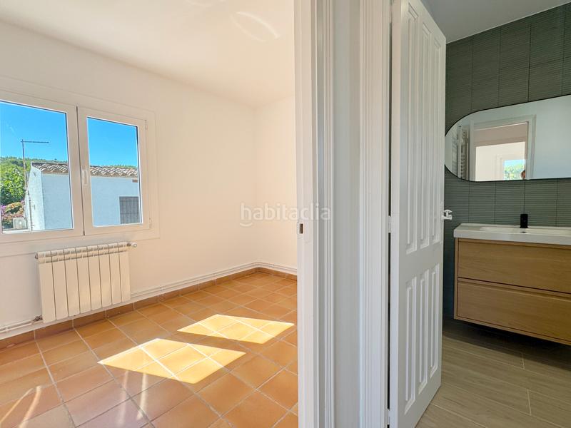 Foto 7b54e9ca-413f-4643-9c32-95e6c60903bc. Maison jumelée avec cheminée chauffage parking piscine dans Escala (L´)
