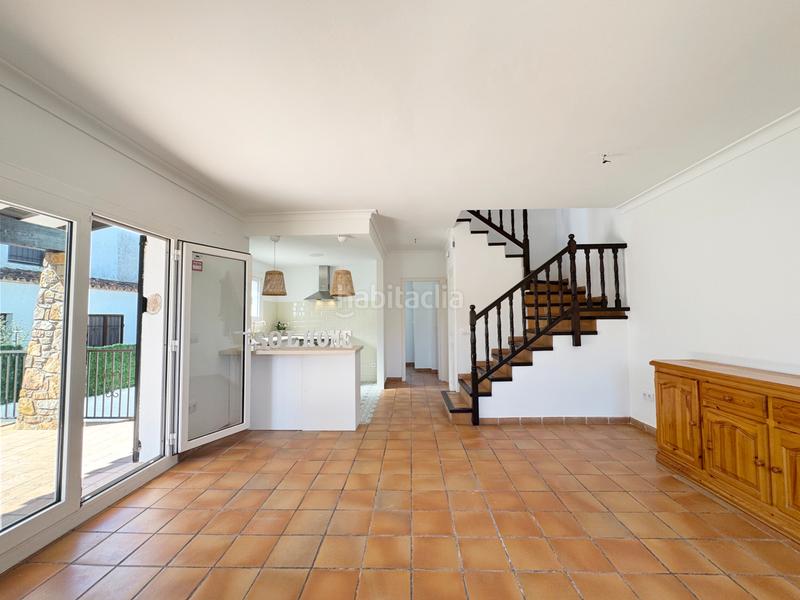Foto b6433183-a374-43c5-bc2b-7db54c83d625. Maison jumelée avec cheminée chauffage parking piscine dans Escala (L´)