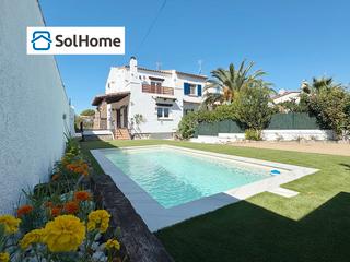 Casa aparellada  Carrer era. ,con licencia turstica