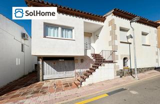 Maison  Carrer pardal 13. Con potencial y licencia turística