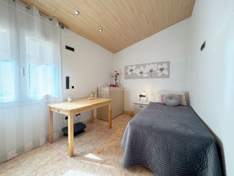 Foto 035b5c01-4d32-4e03-9e02-b53943dc4c6e. Semi detached house in carrer gavià 13 in Eixample Residencial Escala (L´)