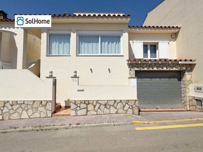 Foto 0ab5e580-f041-4bae-99ec-6e24ba862d46. Semi detached house in carrer gavià 13 in Eixample Residencial Escala (L´)