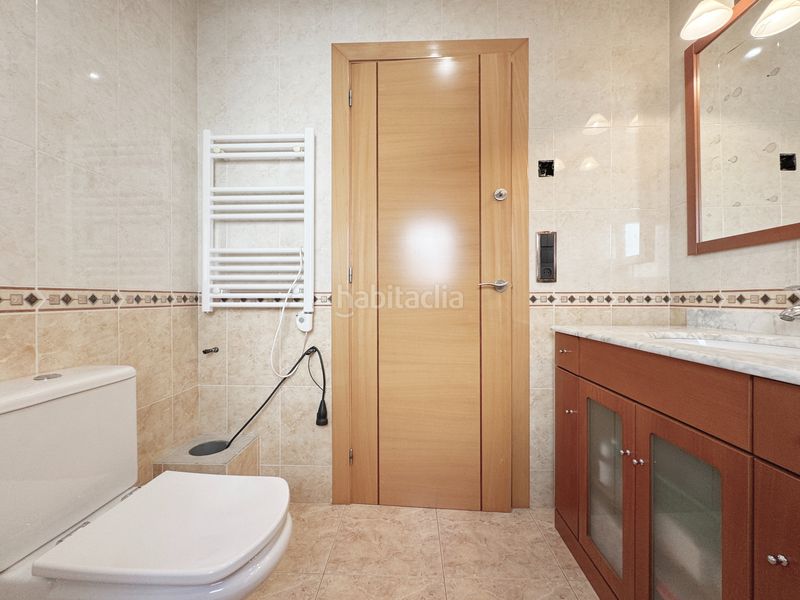 Foto 0fc3ac93-2292-41b6-85a1-b3000cd1279d. Semi detached house in carrer gavià 13 in Eixample Residencial Escala (L´)