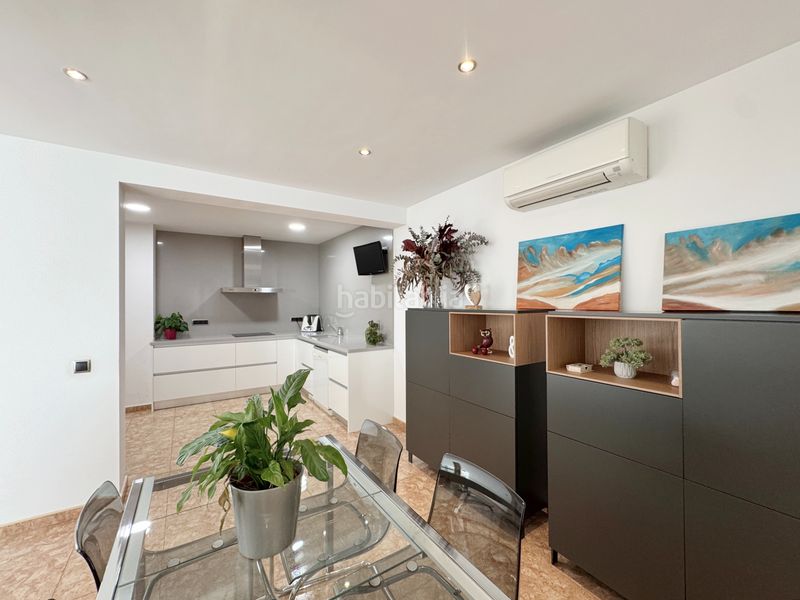 Foto b6a0838a-25ab-4f2f-8bad-340e6c67ce9a. Semi detached house in carrer gavià 13 in Eixample Residencial Escala (L´)