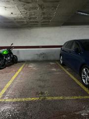 Local commercial à Passeig de llorenç serra 69. Plaza de parking en venta