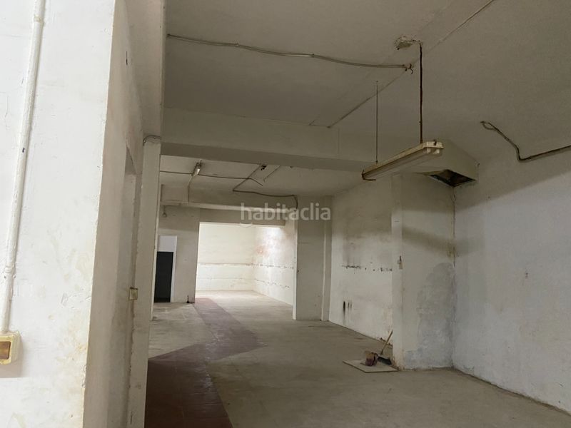 Foto ab64bbdc-8cdc-48f0-897a-30b9fed39fa1. Local comercial a carrer de milà 18 a Llatí Santa Coloma de Gramenet