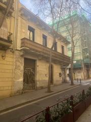 Gebäude  Barcelona - margarit. Oportunidad de inversión en propiedad versátil en el corazón de