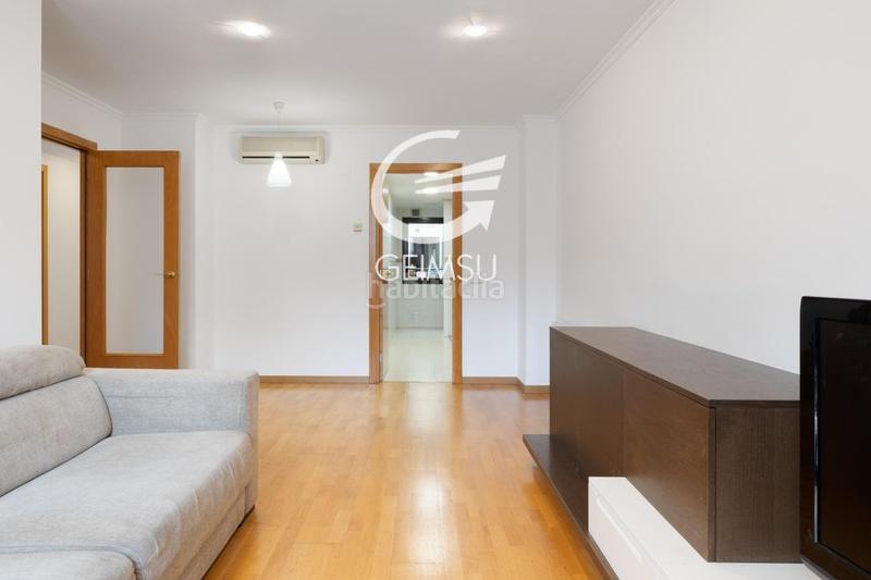 Foto 52f3dd18-f81c-4610-a510-aa86a48eeba9. Appartamento con parcheggio in Raval Barcelona