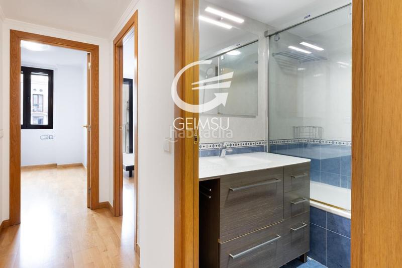 Foto b1398ed1-51cb-494f-b288-6824a1bbfe17. Appartamento con parcheggio in Raval Barcelona