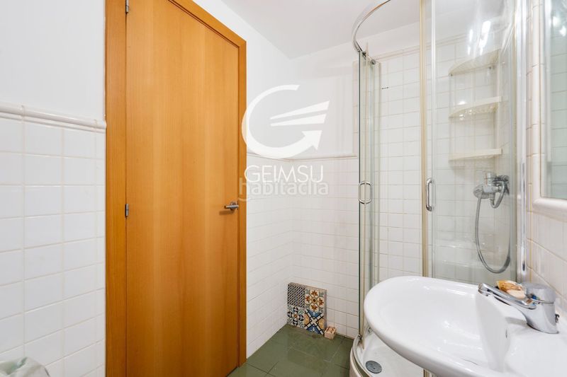 Foto 5d980677-73d8-46c1-bd0a-a998b7f510fc. Pis a Raval Barcelona