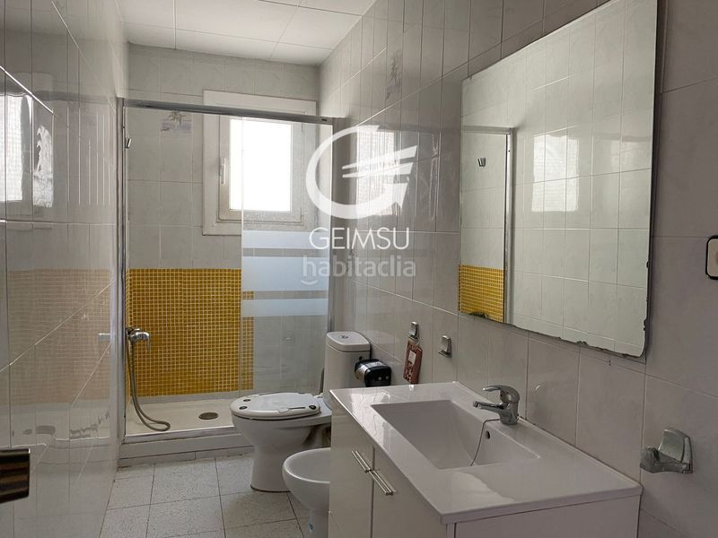 Foto 01e6f929-d9f4-4730-9797-49436ec7dab5. Àtic amb piscina a La Bordeta Barcelona