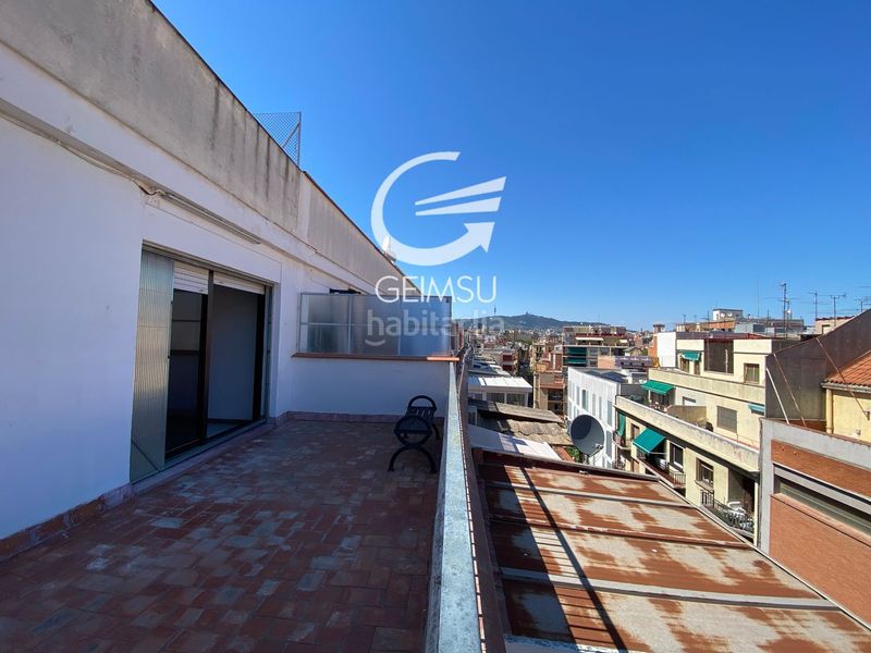 Foto 142fe466-b2a5-4492-8c06-eafe7b2b2987. Àtic amb piscina a La Bordeta Barcelona