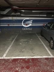 Aparcament cotxe a Viladomat