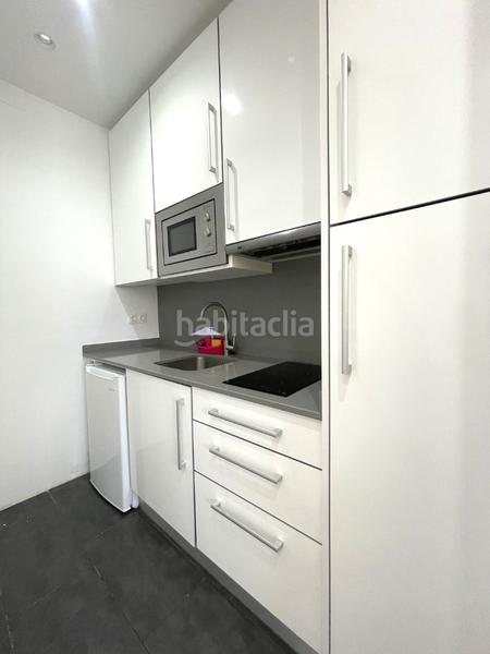 Foto 12184640-dcd5-4e66-8774-404b22a24961. Local comercial a La Bordeta Barcelona