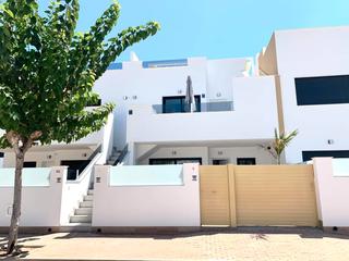 Appartement à Pilar de la Horadada Ciudad. Apartamentos en planta baja de 3 dormitorios y 2 baños con pisci
