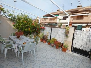 Casa en Los Cuarteros. Vivienda planta baja con buhardilla de 4 dormitorios y 2 baos c