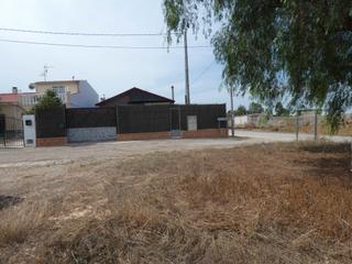 Mas en San Cayetano. Parcela de 420 m2 con casa de madera. piscina privada