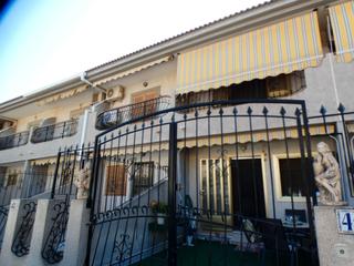 Semi detached house in Los Cuarteros. Duplex 3 dormitorios y 2 baños