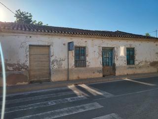 Haus in Jerónimo y Avileses. Parcela de 750 m2 con una edificación de 300 m2