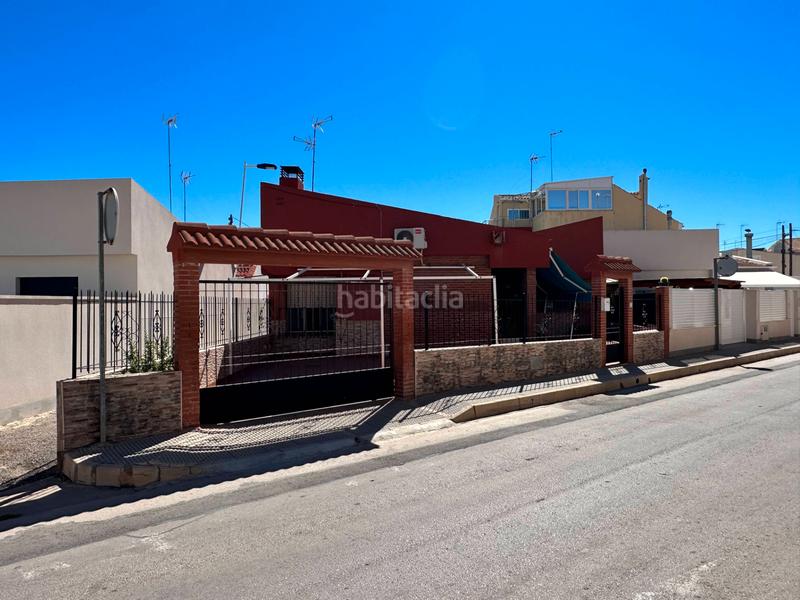 Foto 15c057b9-e5df-4d39-9019-41d6a91e8c8f. Casa planta baja con jardín. en San Pedro del Pinatar San Pedro del Pinatar