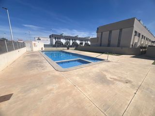 Casa adossada en Lo Pag�n. D�plex de 3 dormitorios y 2 ba�os con sol�rium y piscina comunit