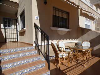 Casa adossada a Los Peñascos-El Salero-Los Imbernones. Dúplex de 4 dormitorios y 2 baños con sótano privado en san pedr