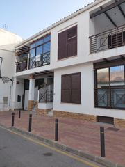 Maison à Calle general cassola 2. Bungalow en planta 1ª con buhardilla a 150 m de la playa
