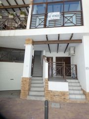 Casa a Calle general cassola 2. Bungalow en planta 1ª con buhardilla a 150 m de la playa