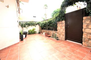Casa adossada a Santiago de La Ribera. Dúplex de 4 dormitorios y 2 baños en santiago de la ribera.
