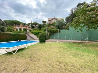 Casa  Dels pins. Casa en venta en la roca del vallès