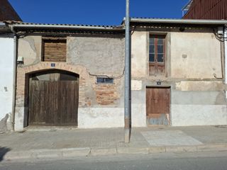 Terreno residenziale in Carrer prat de la riba 12. Solar con edificación urbano