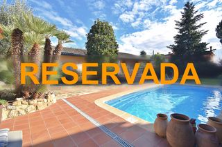 Chalet à Cardedeu. De una sola planta, en parcela plana
