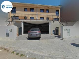 Casa adossada a Papiol (El). Conjunto de casas pareadas en la encantadora localidad del papio