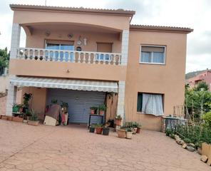 Casa en Nou Vendrell. Casa en venta en nou vendrell, 3 dormitorios.