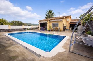 Casa a Lloren� del Pened�s. Casa en venta en lloren� del penedes, 3 dormitorios.