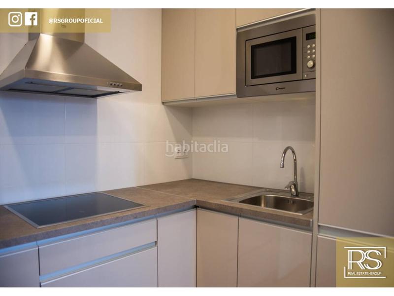 Foto a3b3e435-fdd5-4fce-830b-3efd03405d84. Lloguer estudi a Sants Barcelona