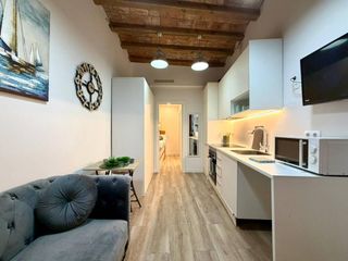 Miete Etagenwohnung  Calle mare de deu del pilar. Piso en alquiler temporal en born