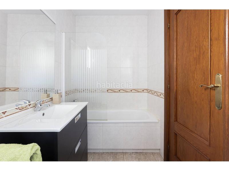 Foto a58b3a26-4482-43ad-a358-0e038f538f3b. Casa amb calefacció a Sant Genís dels Agudells Barcelona