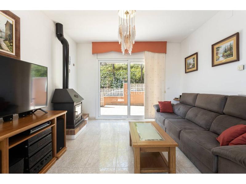 Foto c136ce3d-1d9f-456b-8aab-4fa19ce944f8. Casa amb calefacció a Sant Genís dels Agudells Barcelona