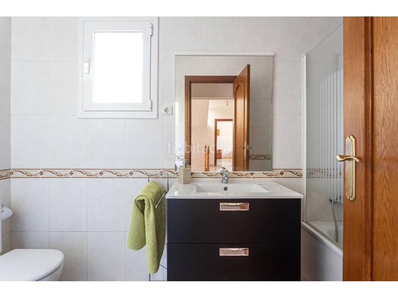 Foto e70c24a0-bfe1-4022-a360-7ea5fa7e42f1. Casa amb calefacció a Sant Genís dels Agudells Barcelona