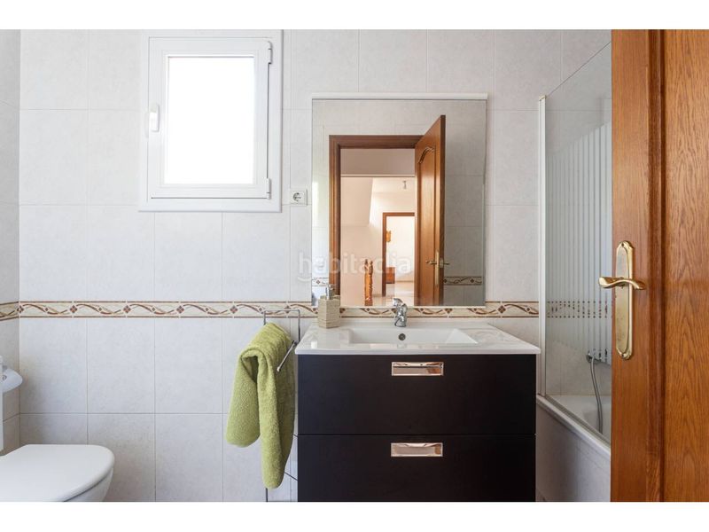 Foto e70c24a0-bfe1-4022-a360-7ea5fa7e42f1. Casa amb calefacció a Sant Genís dels Agudells Barcelona