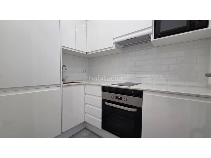 Foto e910c679-c1a4-4c3d-8fec-1142cd0cac1c. Miete etagenwohnung in El Camp de l´Arpa del Clot Barcelona