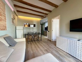 Rent Flat  Calle carretes. Piso de temporada en ciutat vella
